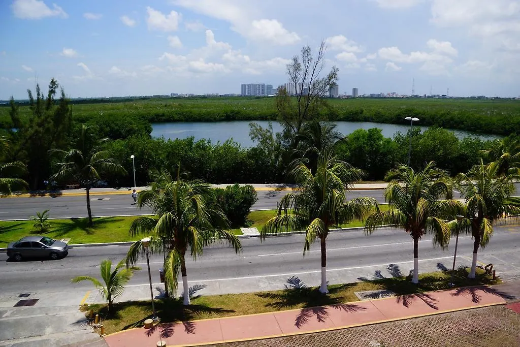 Imperial Las Perlas Cancun Hotel