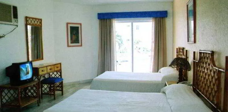 Imperial Las Perlas Cancun Hotel