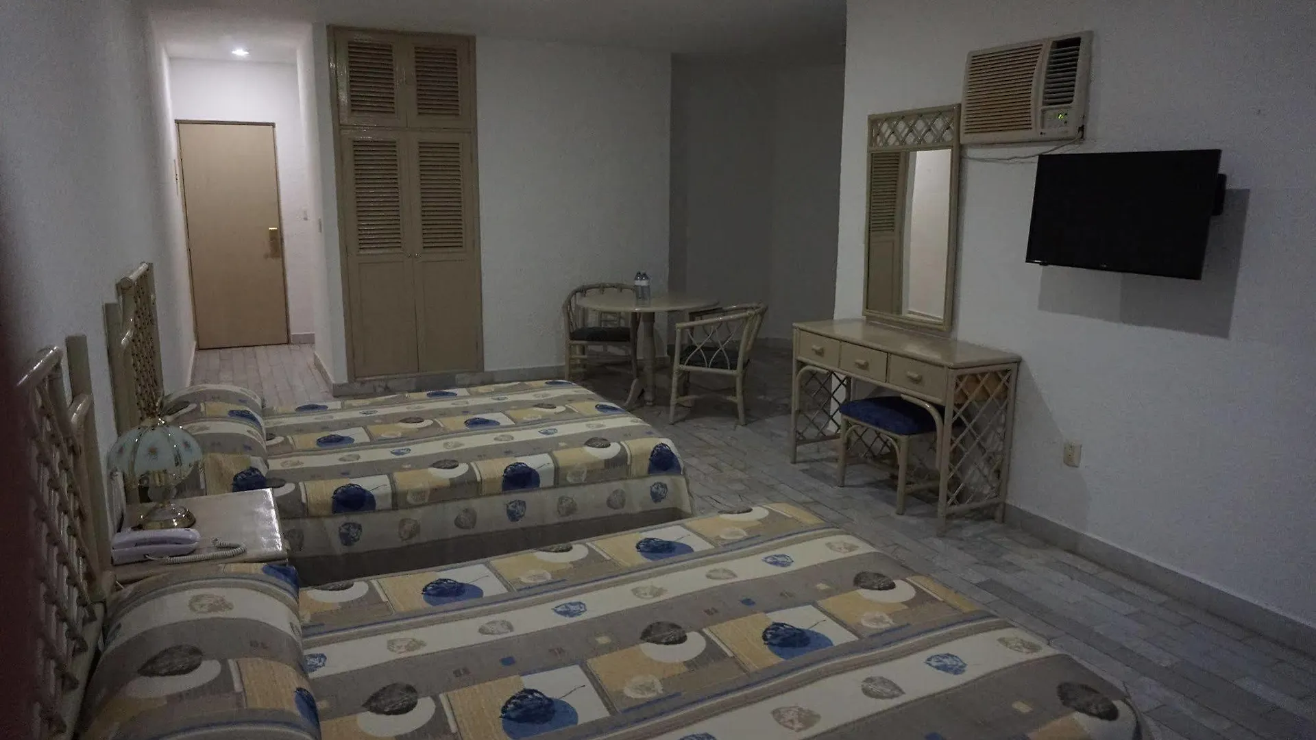 Imperial Las Perlas Cancun 3*,